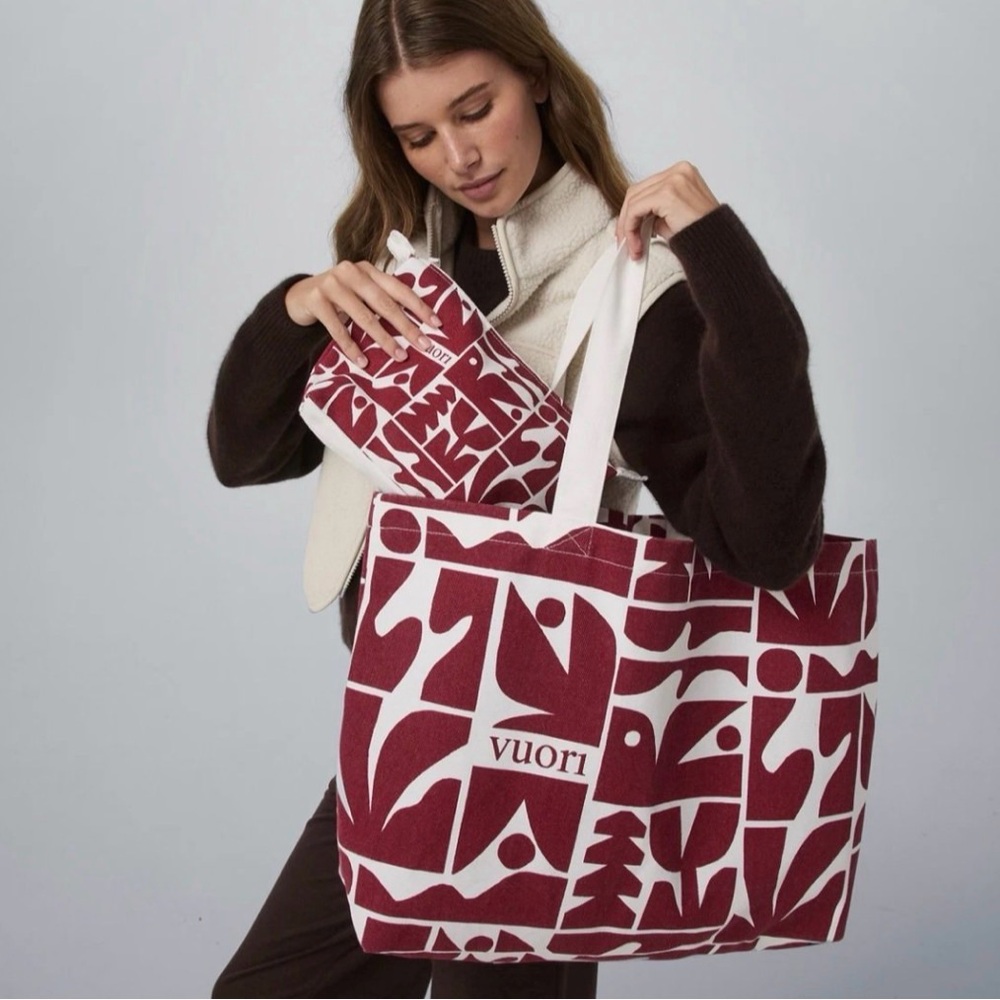 Vuori Holiday Limited Edition Tote Bag & Zip Pouch‎
